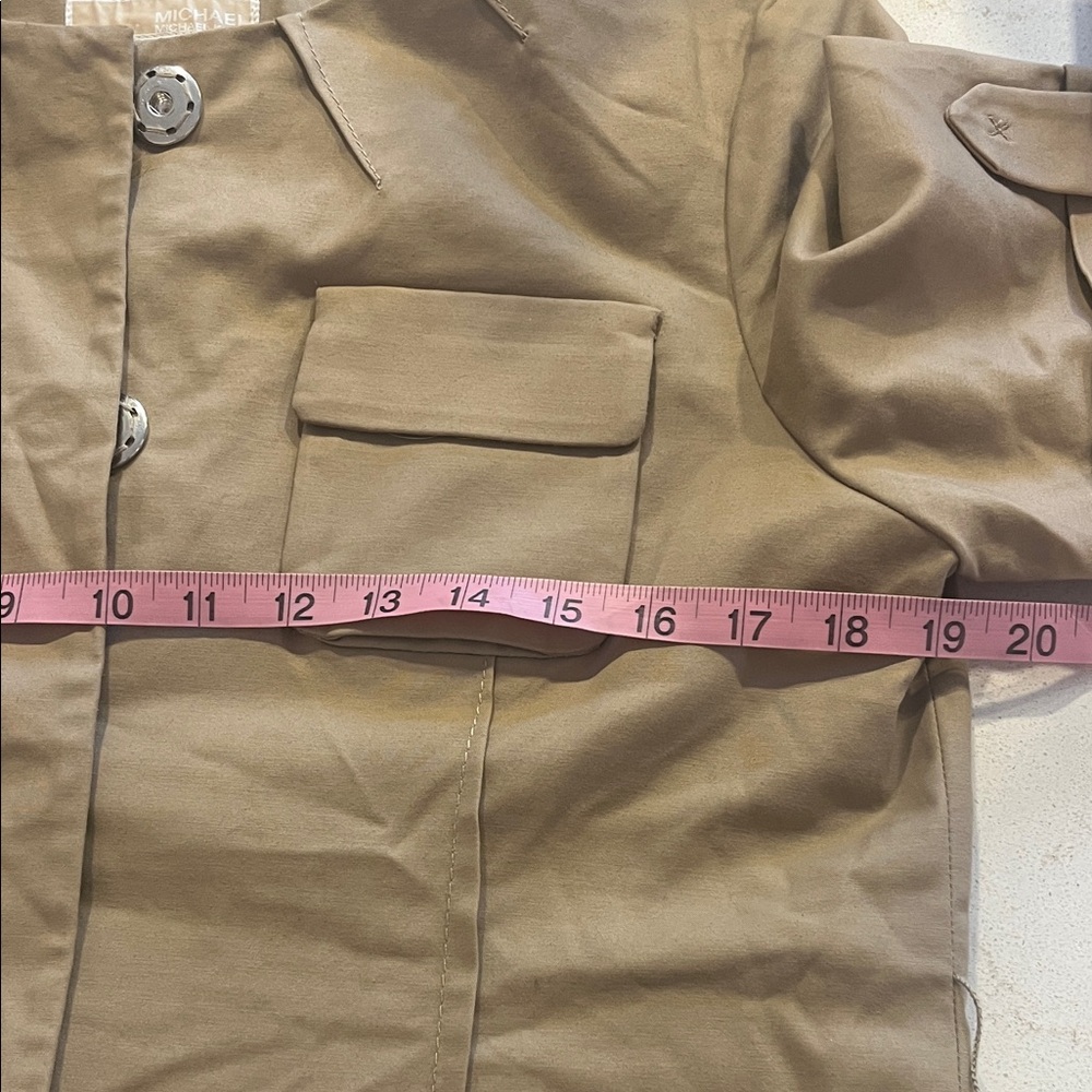 Michael Kors Tan Short Sleeve Utility Jacket *MISSING BELT* - Picture 5 of 6
